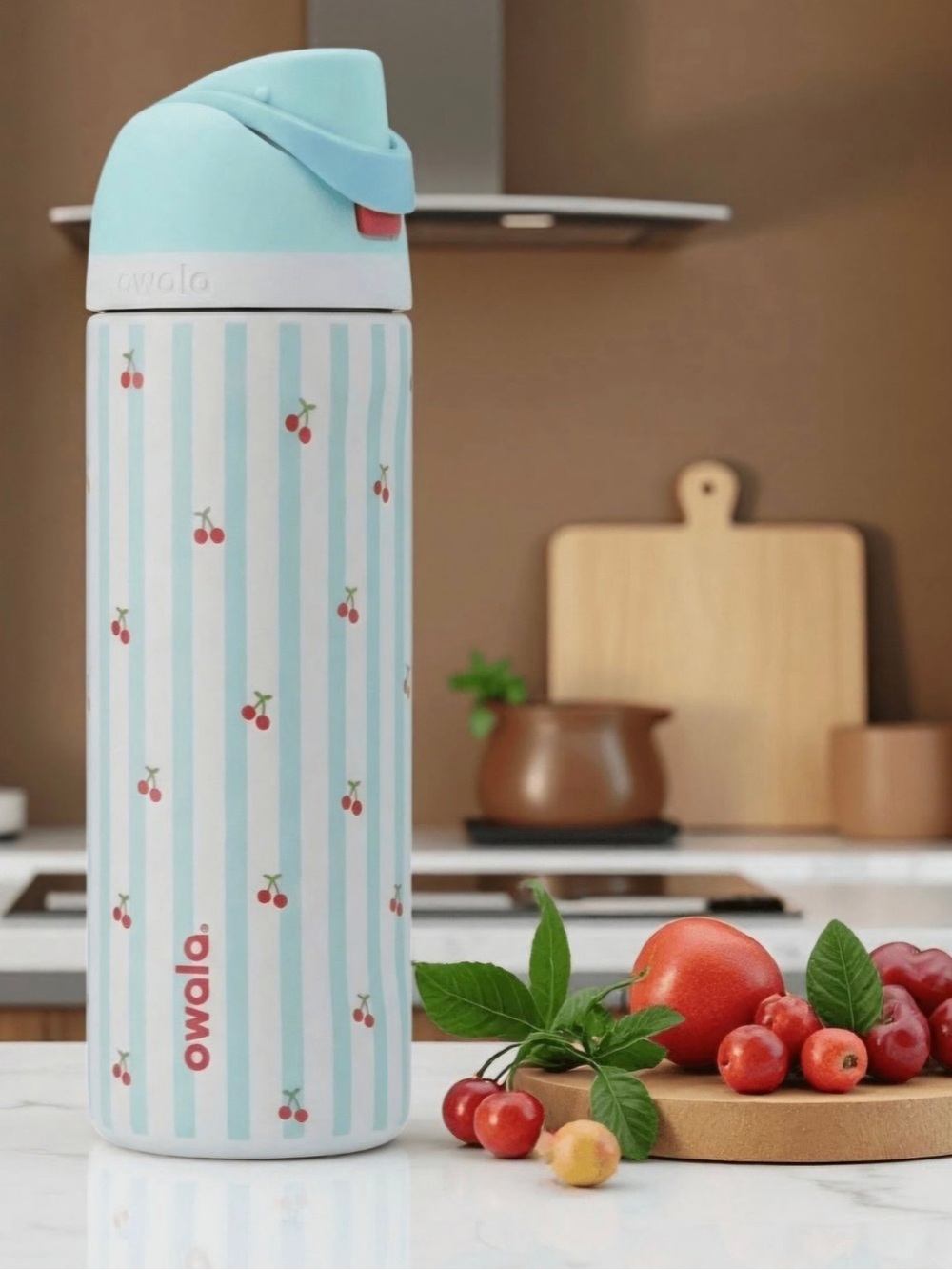 NIB Owala FreeSip Insulated Stainless Steel Water Bottle w/Straw, Blue Cherry
